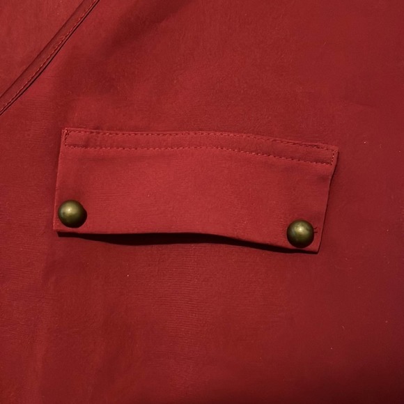 Express Burgundy M Cuffed Cap Sleeve Blouse - Picture 4 of 10